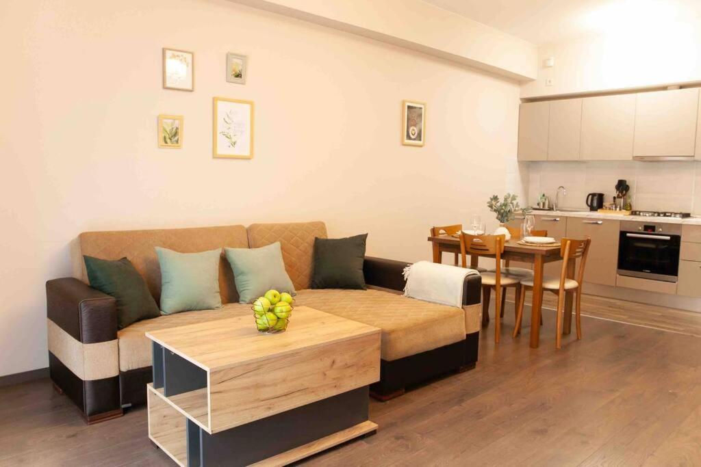 Gg Home - Cozy 1 Bedroom Apartment On Kazbegi Avenue 15 Tbilisi Ngoại thất bức ảnh