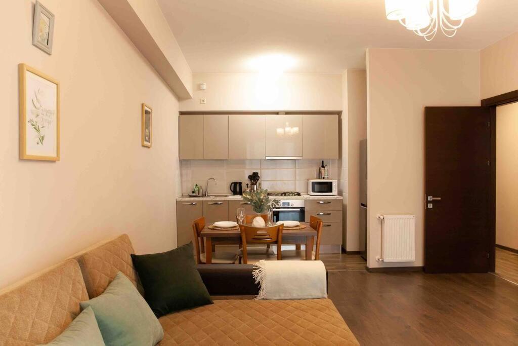 Gg Home - Cozy 1 Bedroom Apartment On Kazbegi Avenue 15 Tbilisi Ngoại thất bức ảnh